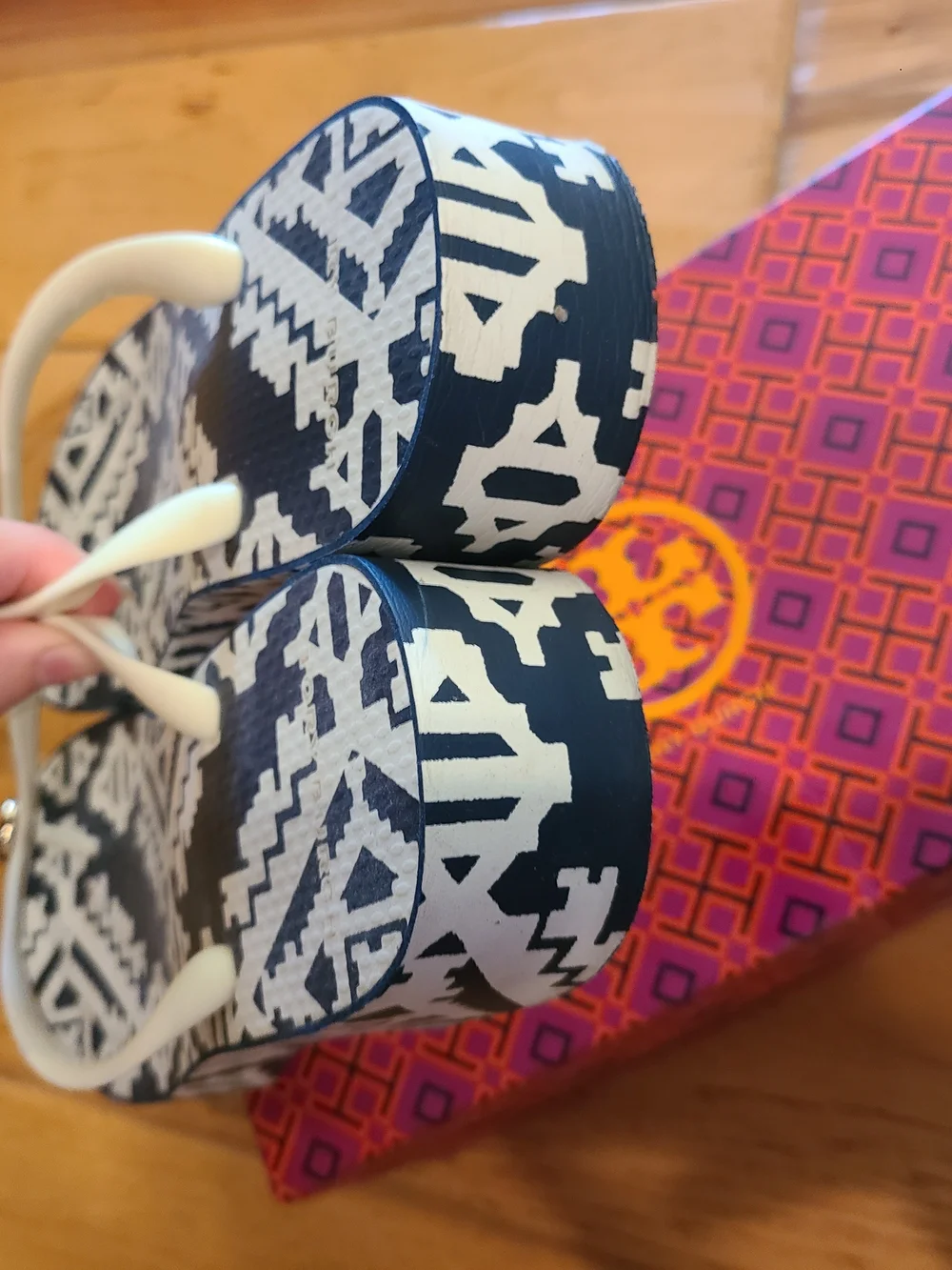 Like NEW Tory Burch Platform Wedge Navy White Logo Flip Flop Sandal 7.5 Or 8